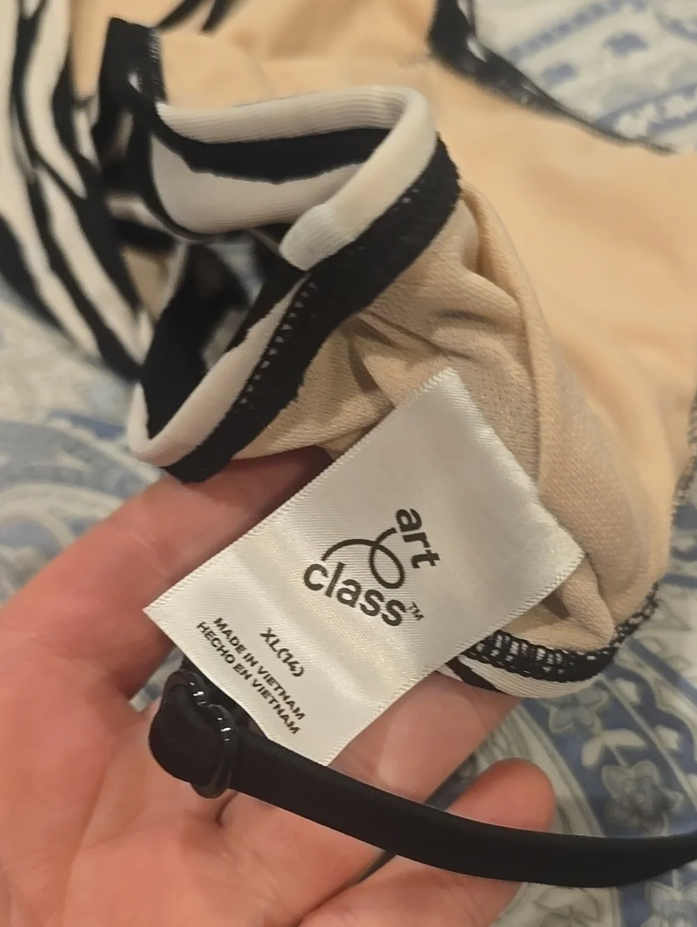 ❤️10/$20 New art class Black & White Zebra Stripe Bikini Top